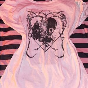 Graphic Gas Mask Heart T-Shirt - Pink